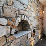 Chez Kiki Et Ioannis Appartamento Engaraí