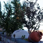 Chez Kiki Et Ioannis Engaraí