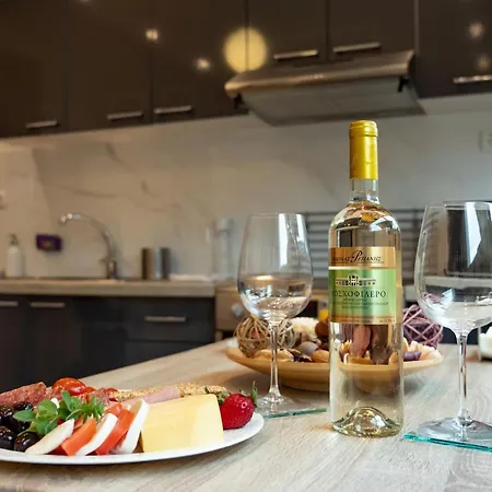 Chez Kiki Et Ioannis