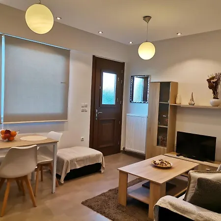Chez Kiki Et Ioannis Apartment Engares