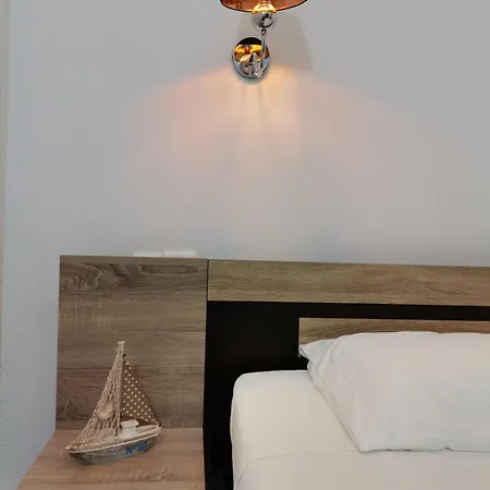 Chez Kiki Et Ioannis Εγκαρές