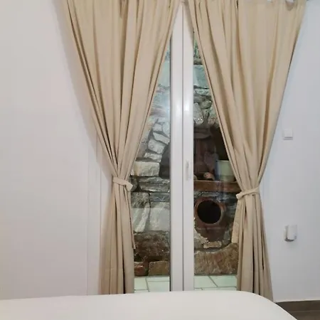 Apartment Chez Kiki Et Ioannis Engares