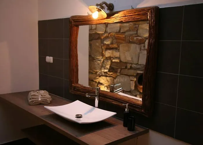 Chez Kiki Et Ioannis Apartman Engaraí