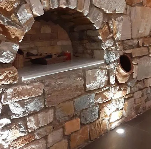 Chez Kiki Et Ioannis Apartman Engaraí