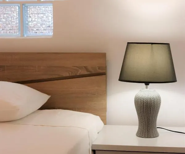 Chez Kiki Et Ioannis Engaraí